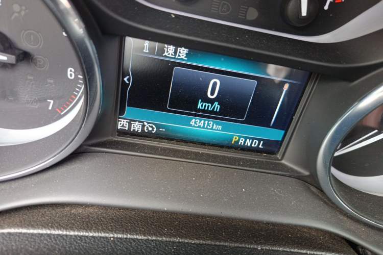 Used Buick Envision 2021 532T Two-Wheel-Drive Elite Version Odometer Close Up