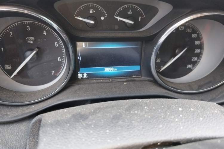 Used Buick Envision 2021 532T Two-Wheel-Drive Elite Version Odometer Close Up