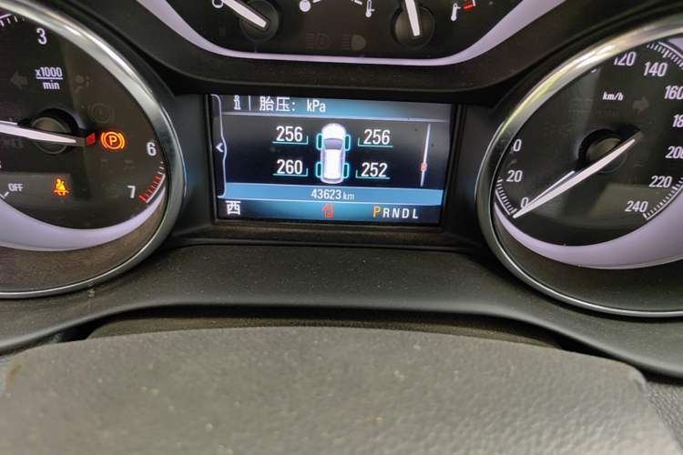 Used Buick Envision 2021 532T Two-Wheel-Drive Leading Version Odometer Close Up