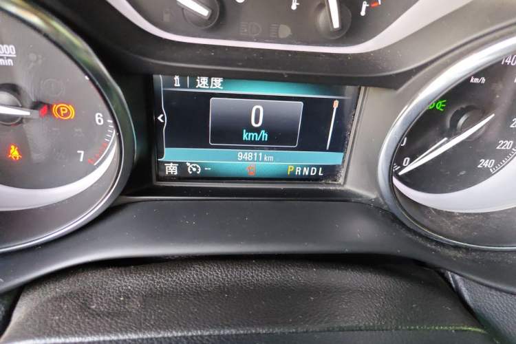 Used Buick Envision 2021 532T Two-Wheel-Drive Luxury Version Odometer Close Up