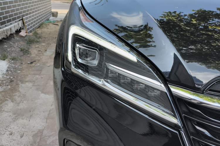 Used Buick Envision 2021 532T Two-Wheel-Drive Luxury Version Right Front Headlight