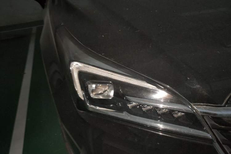Used Buick Envision 2021 532T Two-Wheel-Drive Elite Version Right Front Headlight