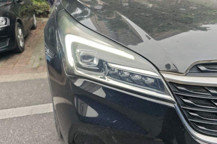 Used Buick Envision 2021 532T Two-Wheel-Drive Elite Version Right Front Headlight