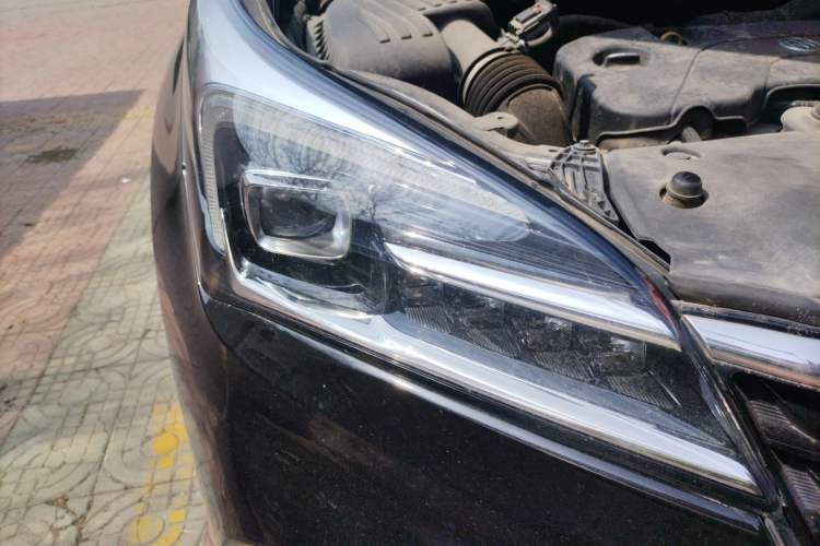 Used Buick Envision 2021 532T Two-Wheel-Drive Luxury Version Right Front Headlight