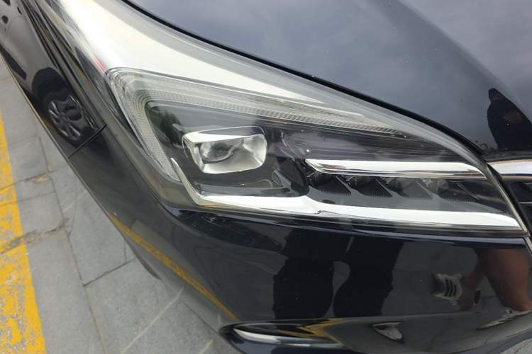 Used Buick Envision 2021 532T Two-Wheel-Drive Elite Version Right Front Headlight