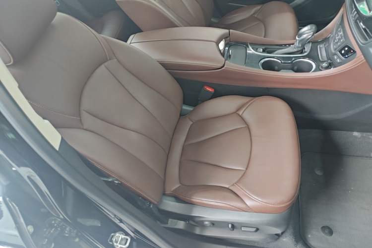 Used Buick Envision 2021 532T Two-Wheel-Drive Luxury Version Right Front Seat