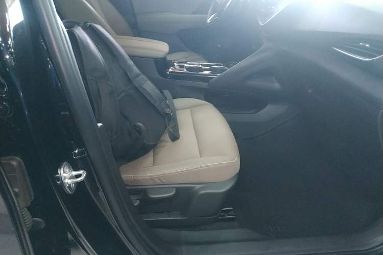 Used Buick Envision 2021 Encore Plus 652T Five-Seat Luxury Model Right Front Seat