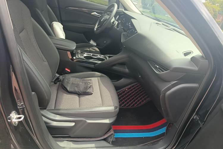 Used Buick Envision 2021 Encore Plus 652T Five-Seat Elite Model Right Front Seat