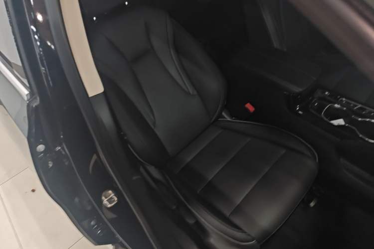Used Buick Envision 2021 Encore Plus 652T Five-Seat Luxury Model Right Front Seat
