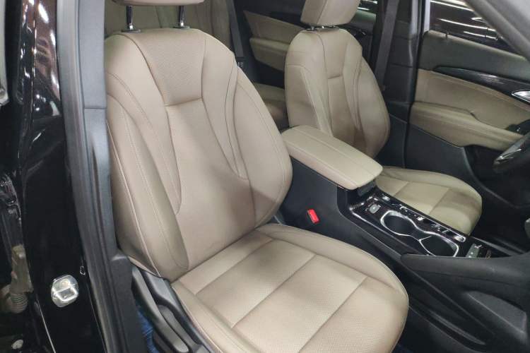 Used Buick Envision 2021 Encore Plus 652T Five-Seat Luxury Model Right Front Seat