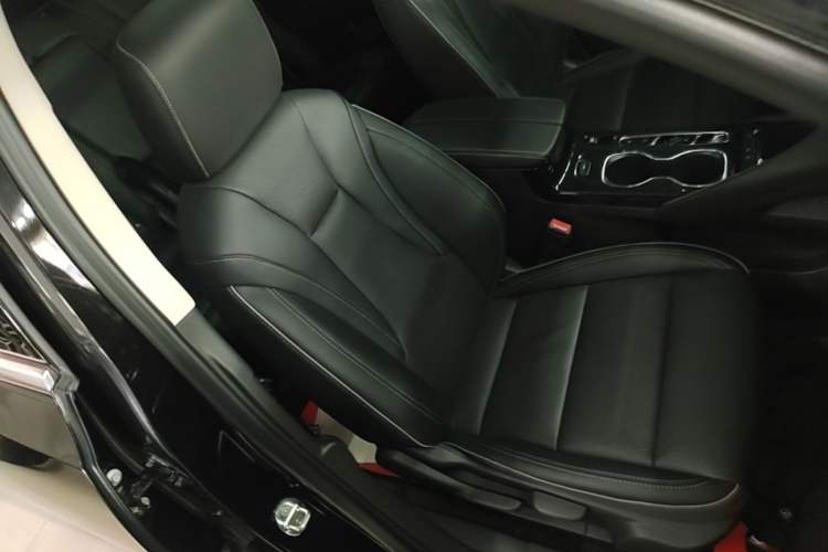 Used Buick Envision 2021 Encore Plus 652T 7-Seat Luxury Model Right Front Seat