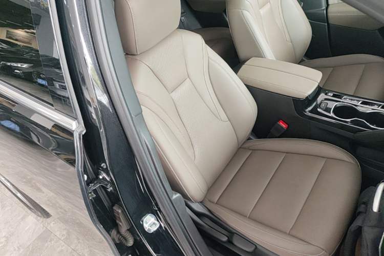 Used Buick Envision 2021 Encore Plus 652T Five-Seat Luxury Model Right Front Seat
