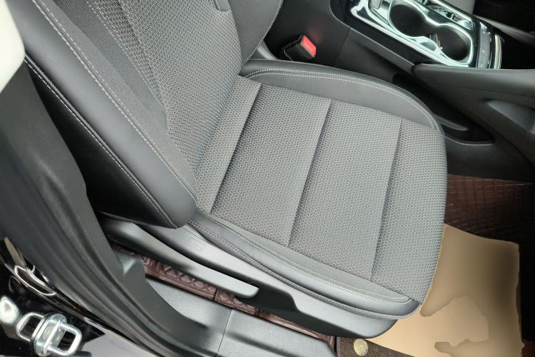 Used Buick Envision 2021 Encore Plus 652T Five-Seat Elite Model Right Front Seat