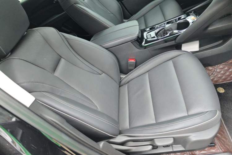 Used Buick Envision 2021 Encore Plus 652T Five-Seat Luxury Model Right Front Seat