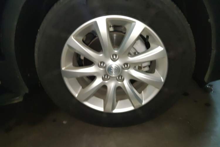 Used Buick Envision 2021 532T Two-Wheel-Drive Elite Version Right Front Wheel Hub