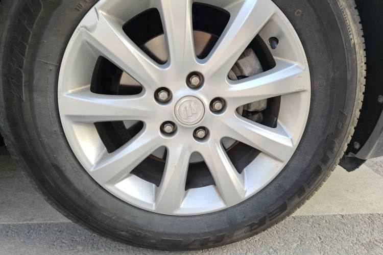 Used Buick Envision 2021 532T Two-Wheel-Drive Elite Version Right Front Wheel Hub