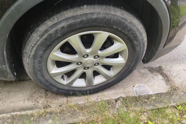 Used Buick Envision 2021 532T Two-Wheel-Drive Leading Version Right Front Wheel Hub