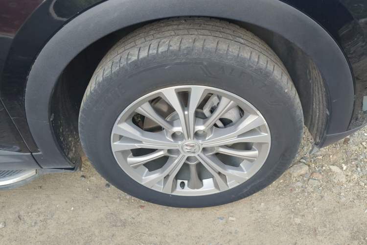Used Buick Envision 2021 Encore Plus 652T Five-Seat Luxury Model Right Front Wheel Hub