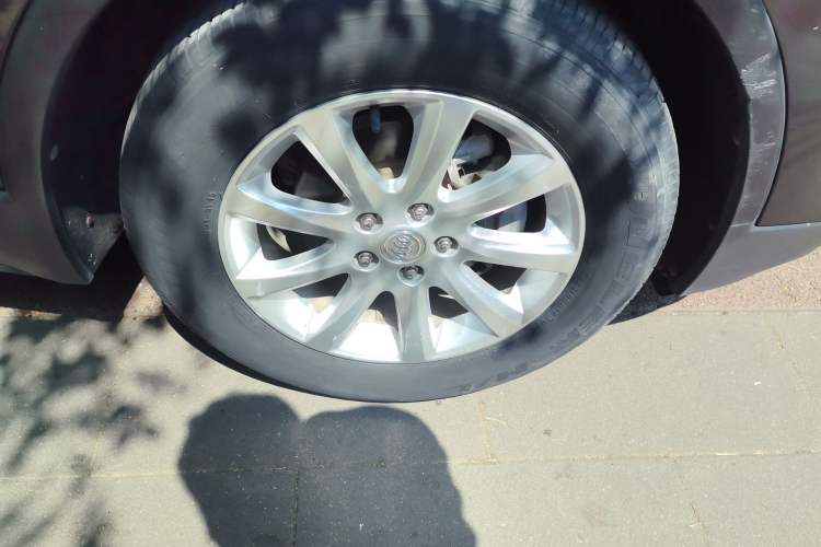 Used Buick Envision 2021 532T Two-Wheel-Drive Elite Version Right Front Wheel Hub