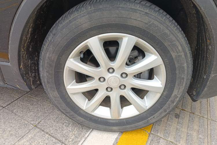 Used Buick Envision 2021 532T Two-Wheel-Drive Elite Version Right Front Wheel Hub