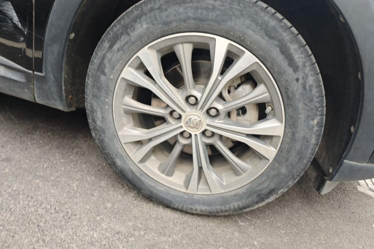 Used Buick Envision 2021 Encore Plus 652T 7-Seat Luxury Model Right Front Wheel Hub