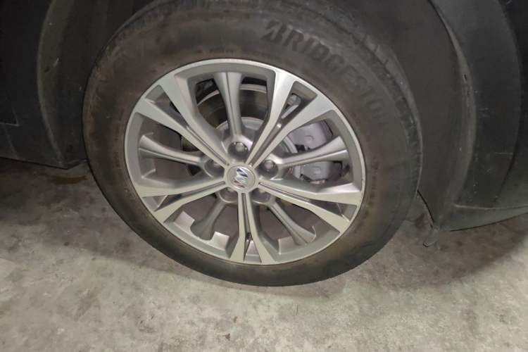 Used Buick Envision 2021 Encore Plus 652T 7-Seat Luxury Model Right Front Wheel Hub