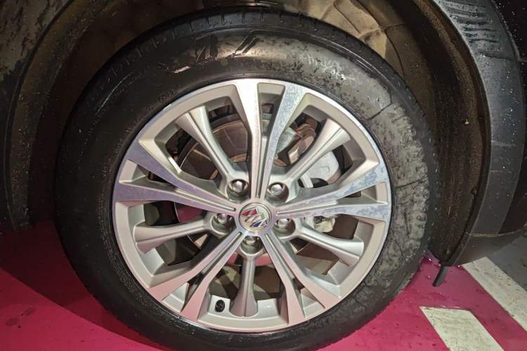 Used Buick Envision 2021 Encore Plus 652T Five-Seat Luxury Model Right Front Wheel Hub