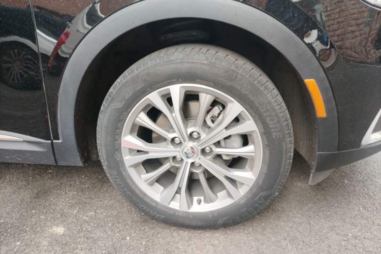 Used Buick Envision 2021 Encore Plus 652T Five-Seat All-Wheel-Drive Luxury Model Right Front Wheel Hub