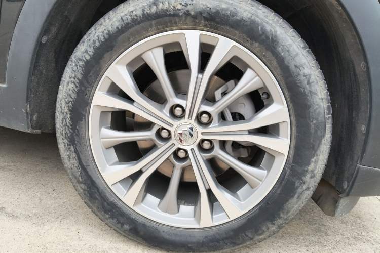 Used Buick Envision 2021 Encore Plus 652T Five-Seat All-Wheel-Drive Luxury Model Right Front Wheel Hub