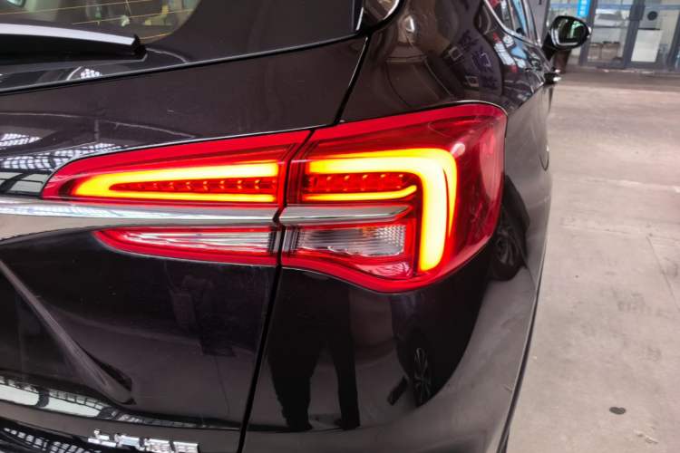 Used Buick Envision 2021 532T Two-Wheel-Drive Elite Version Right Rear Taillight