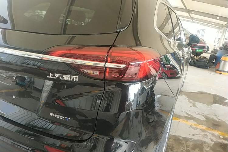 Used Buick Envision 2021 Encore Plus 652T Five-Seat Luxury Model Right Rear Taillight