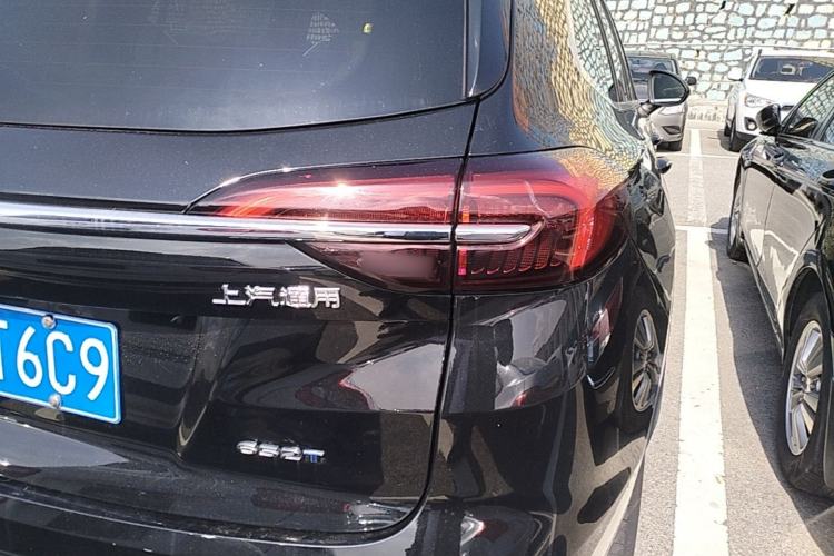 Used Buick Envision 2021 Encore Plus 652T Five-Seat Luxury Model Right Rear Taillight