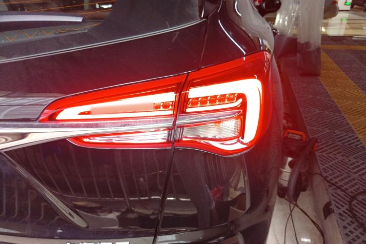Used Buick Envision 2021 532T Two-Wheel-Drive Elite Version Right Rear Taillight