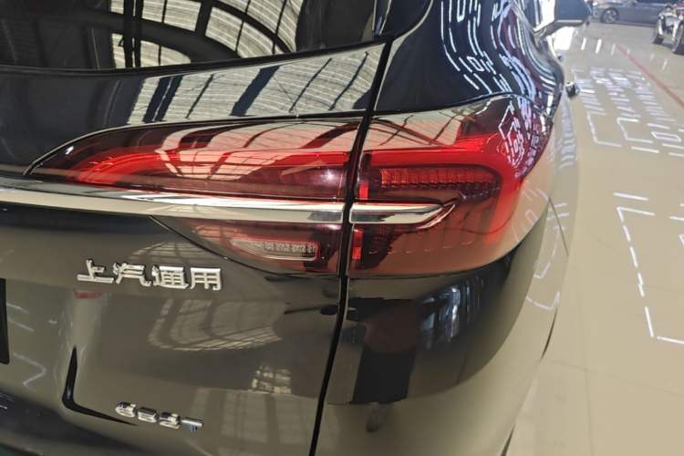 Used Buick Envision 2021 Encore Plus 652T Five-Seat Luxury Model Right Rear Taillight