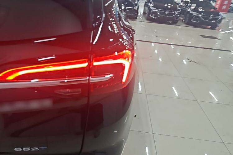 Used Buick Envision 2021 Encore Plus 652T Five-Seat Luxury Model Right Rear Taillight