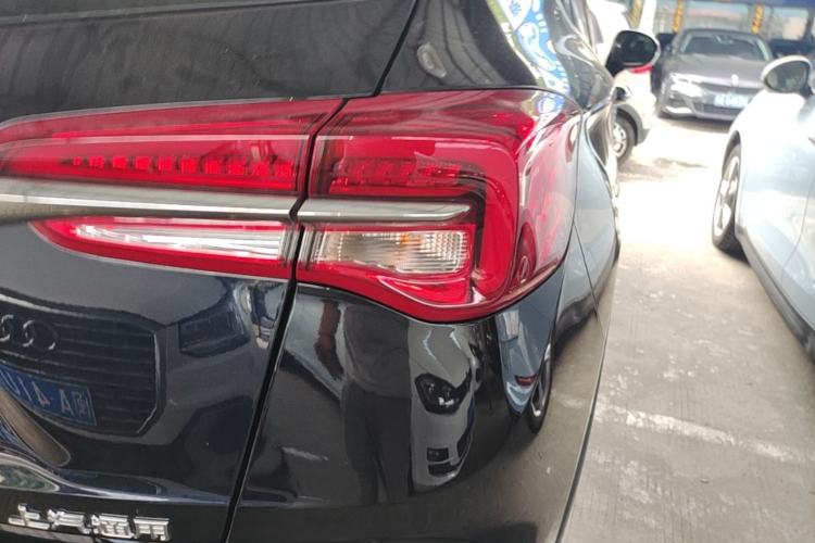 Used Buick Envision 2021 532T Two-Wheel-Drive Elite Version Right Rear Taillight