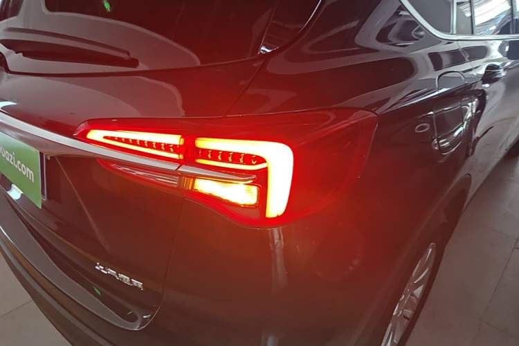 Used Buick Envision 2021 532T Two-Wheel-Drive Elite Version Right Rear Taillight