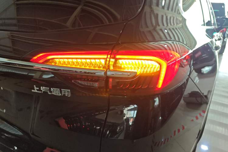 Used Buick Envision 2021 Encore Plus 652T Five-Seat Elite Model Right Rear Taillight