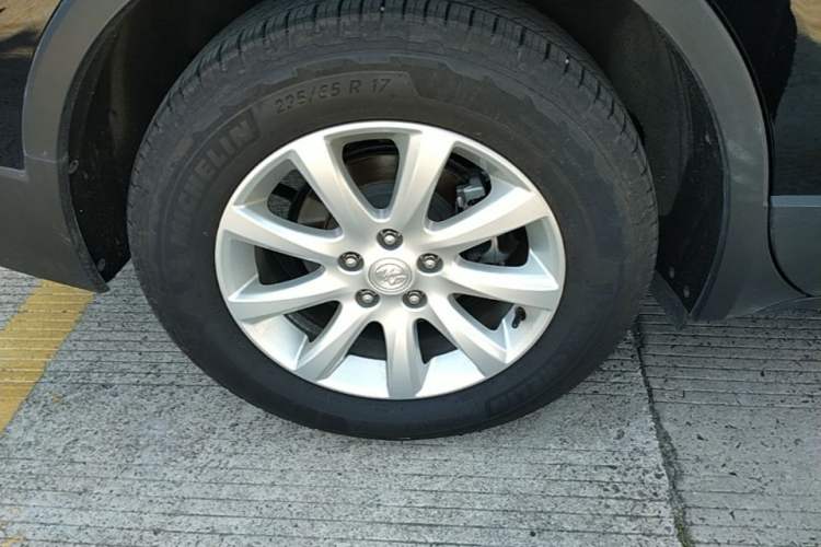 Used Buick Envision 2021 532T Two-Wheel-Drive Elite Version Right Rear Wheel Hub