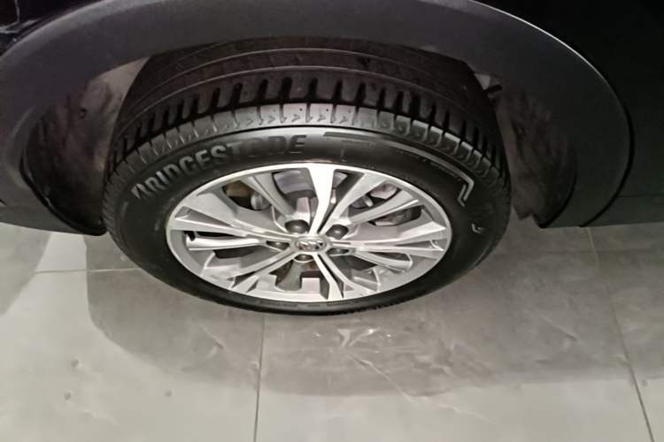 Used Buick Envision 2021 Encore Plus 652T Five-Seat Luxury Model Right Rear Wheel Hub