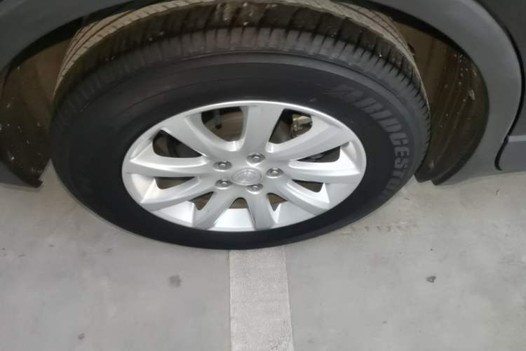 Used Buick Envision 2021 532T Two-Wheel-Drive Elite Version Right Rear Wheel Hub