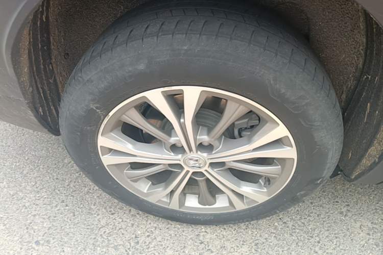 Used Buick Envision 2021 Encore Plus 652T Five-Seat Elite Model Right Rear Wheel Hub