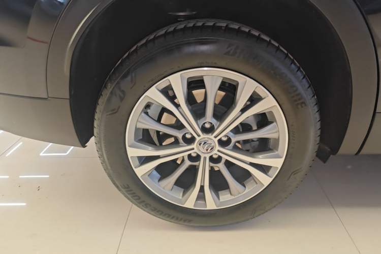 Used Buick Envision 2021 Encore Plus 652T Five-Seat Luxury Model Right Rear Wheel Hub