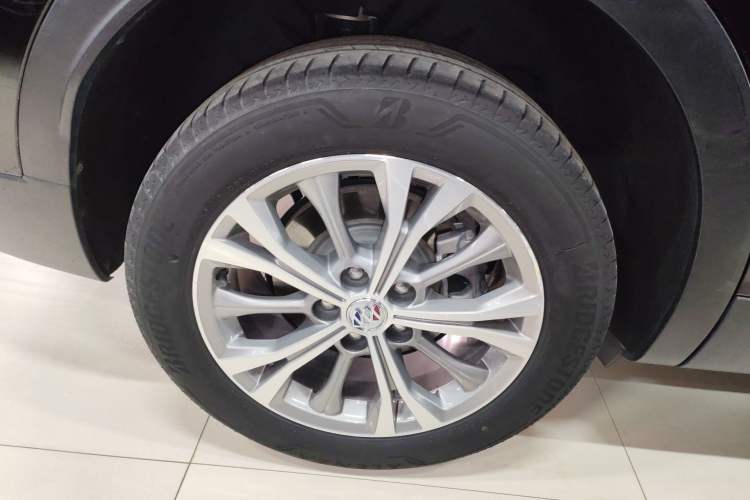 Used Buick Envision 2021 Encore Plus 652T Five-Seat Luxury Model Right Rear Wheel Hub