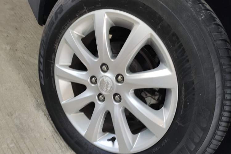 Used Buick Envision 2021 532T Two-Wheel-Drive Elite Version Right Rear Wheel Hub