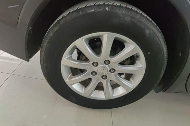 Used Buick Envision 2021 532T Two-Wheel-Drive Elite Version Right Rear Wheel Hub