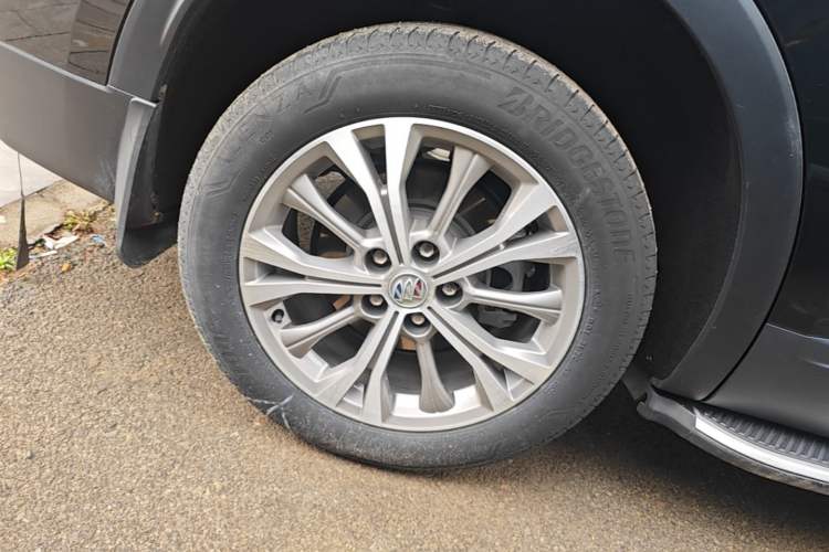 Used Buick Envision 2021 Encore Plus 652T Five-Seat Luxury Model Right Rear Wheel Hub