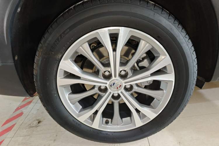 Used Buick Envision 2021 Encore Plus 652T Five-Seat Elite Model Right Rear Wheel Hub