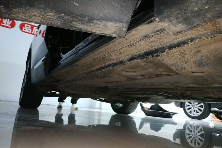 Used Buick Envision 2021 Encore Plus 652T 7-Seat Luxury Model Right Side Sill