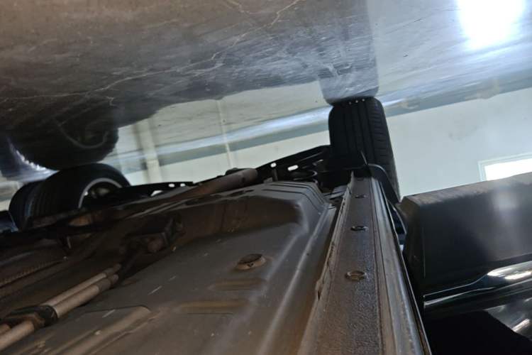 Used Buick Envision 2021 Encore Plus 652T Five-Seat Luxury Model Right Side Sill